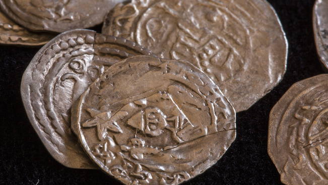 Szenzációs lelet! Árpád-kori érmékre bukkantak Tótkomlósnál