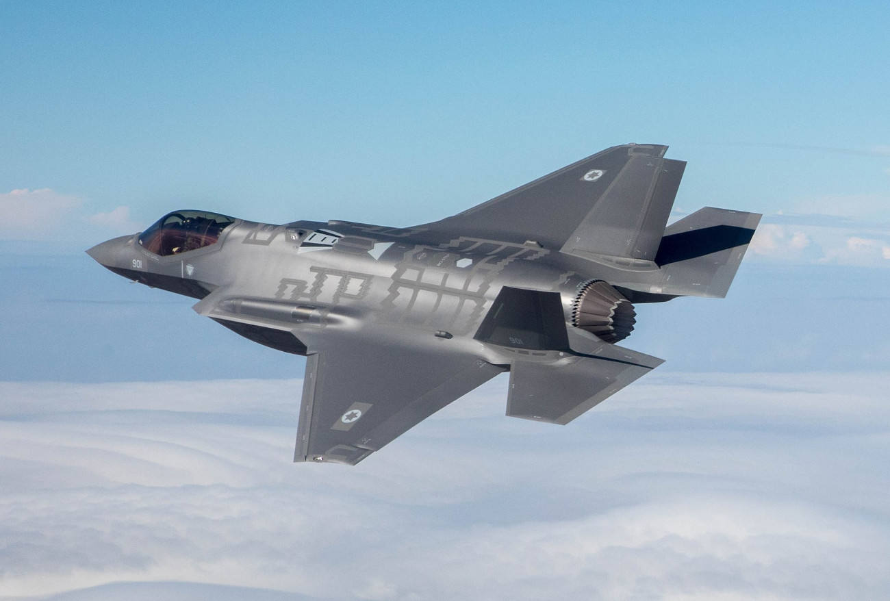 Az izraeli légierő (IAI) Lockheed-Martin F-35I Adir vadászbombázója. Ezek a gépek képesek lennének akár Irán területét is támadni. Forrás: Wikipédia