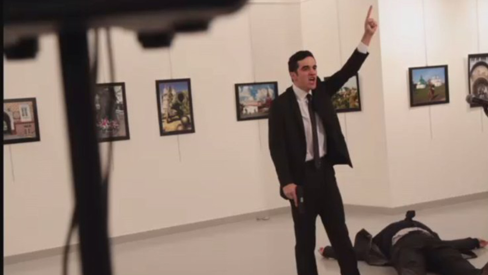 Lelőtték az orosz nagykövetet Ankarában - képek