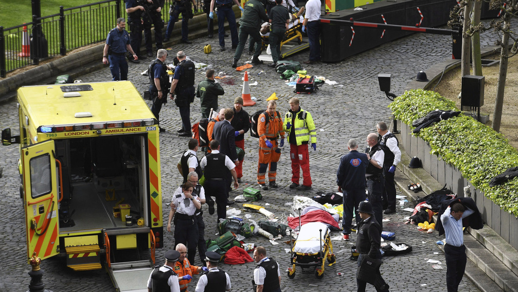 Meghalt a megkéselt rendőr is, két halottja van már a londoni merényletnek