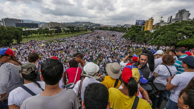 Átvette a hatalmat a bíróság Venezuelában, súlyos a helyzet