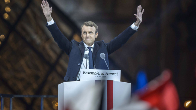 Felrobbantotta a netet az új francia elnök Trumpot kioktató videója