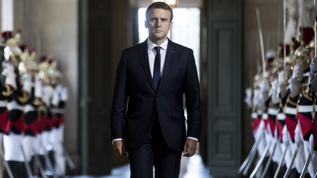 Kezdenek kiábrándulni a franciák Macronból