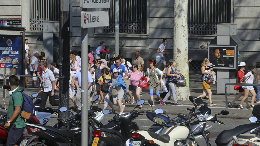 Lelőtték az egyik barcelonai merénylőt - újabb megrázó fotók 18+ képgaléria