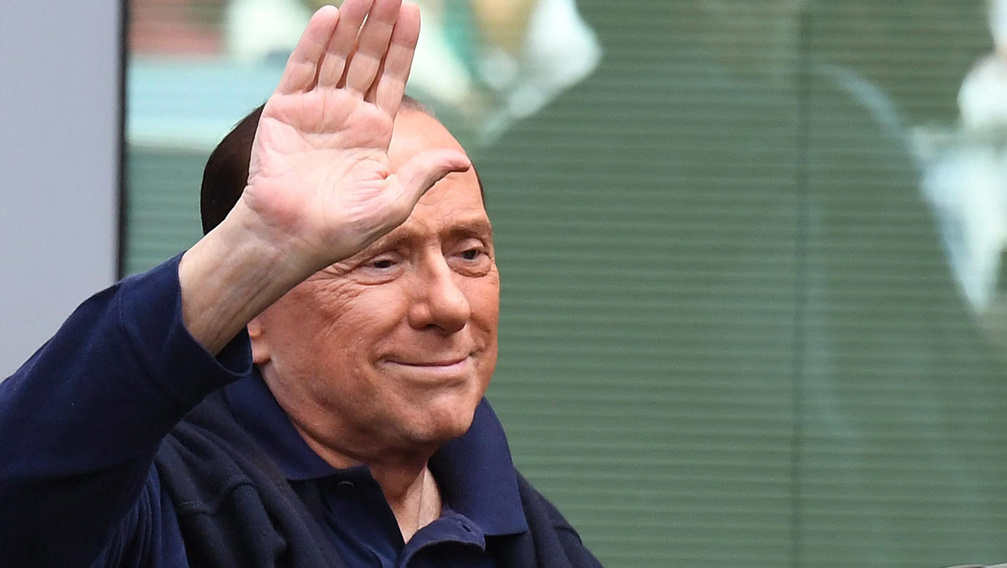 Berlusconi visszatért és így politizál a választások előtt