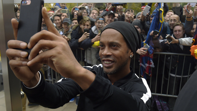 Ronaldinho érzelmes üzenetben búcsúzott