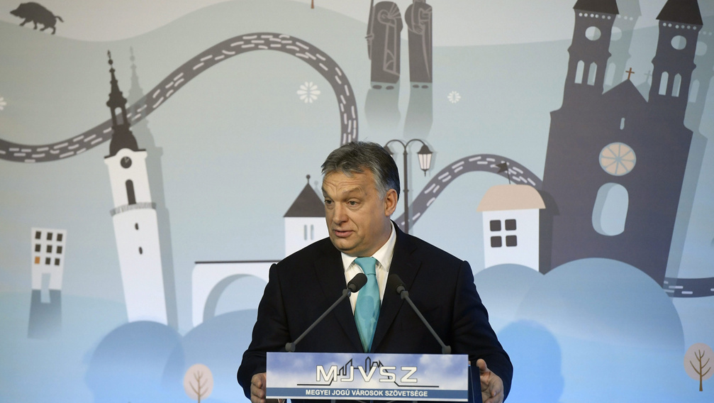 Orbán Viktor a politikai hitelesség próbájáról is beszélt