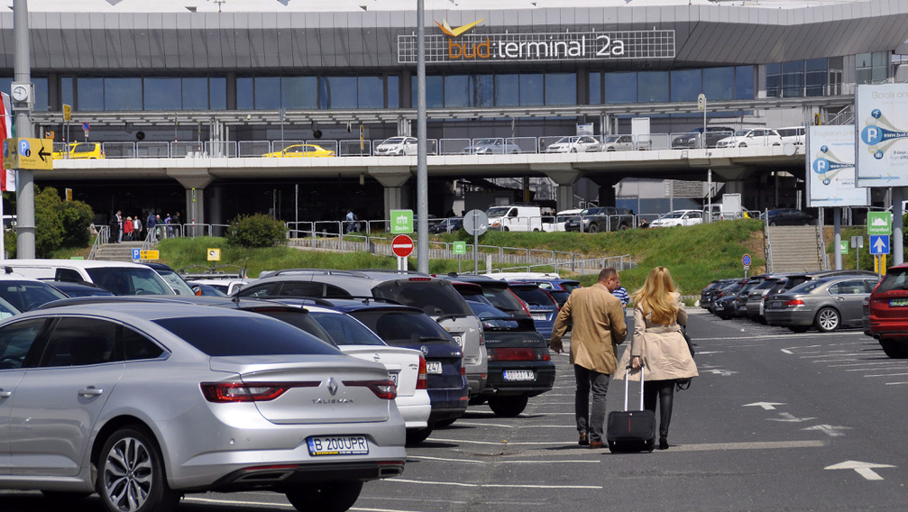 Ezért nyúlnak a bőröndökbe a rakodók a Liszt Ferenc repülőtéren?