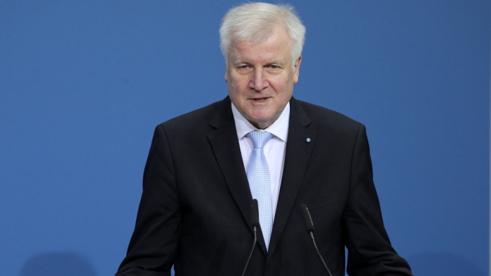 Az új német belügyminiszter szembemegy Brüsszellel