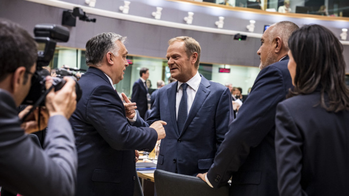 Gyévai Zoltán: az Európai Néppárt és a Fidesz is eldugta a kártyákat