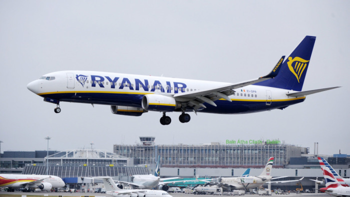 Megint földre kényszerítettek egy Ryanair-gépet