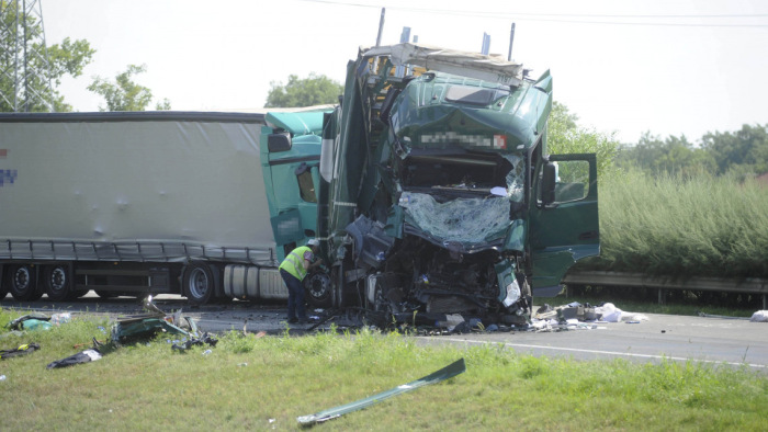 Szívszorító fotók az M5-ösön történt halálos balesetről