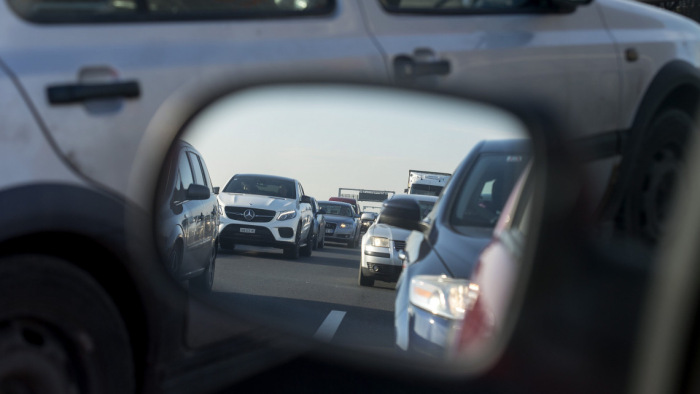 Autósok százezreit érintő hír az M1-es autópályáról