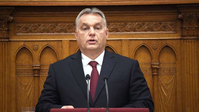 Orbán Viktort a repülőügyről is kérdezték