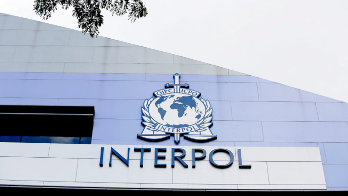 Az Interpol vörös listájára került a bejrúti jegybankelnök