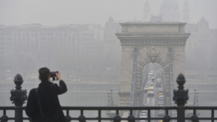 Budapesten csak egészségtelen, négy városban veszélyes a levegő minősége