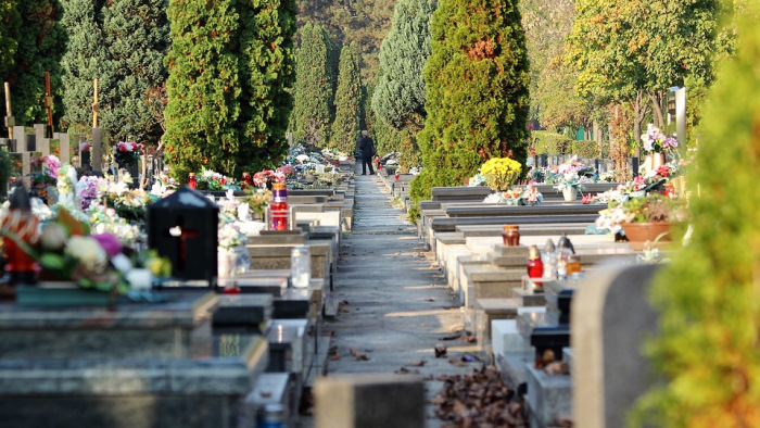 Vizsgálják a temetői kenőpénzek ügyét
