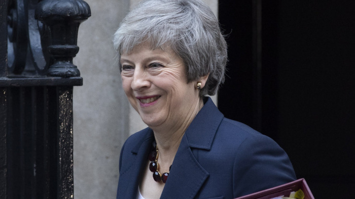 Theresa May: London hozzáférést akar az Európai Unió piacához, de nem fizetne érte