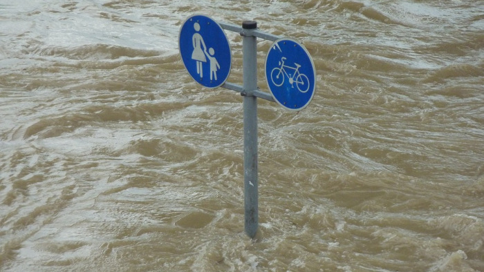 Elsőfokú árvízvédelmi készültség Budapesten - parkolási tilalmak léptek életbe