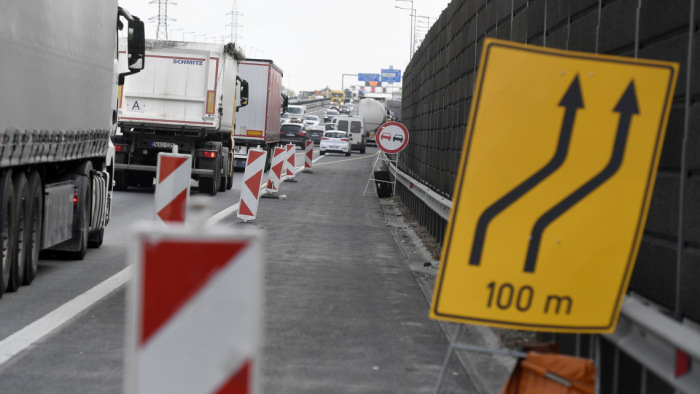 Újabb lezárás jön az M0-s Duna-hídján – két sáv sem lesz járható