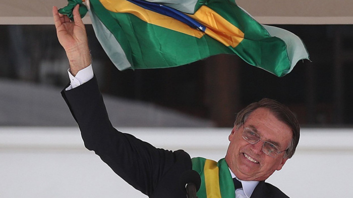 Kisebbségek és a civil szervezetek váltak a brazil elnök első intézkedéseinek célpontjaivá