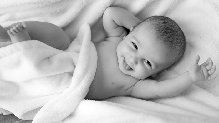 Nem vicc: a csecsemők nevetése inkább csimpánzos, mint felnőttes