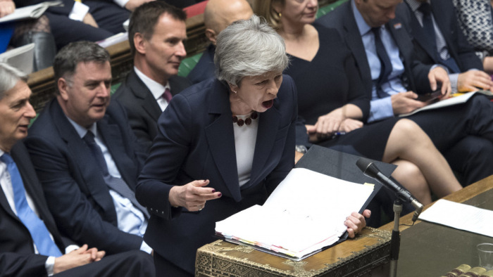 Theresa May: ha kell, lemondok