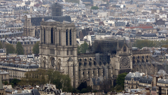 Csend és pusztulás - így néz ki a Notre-Dame belülről