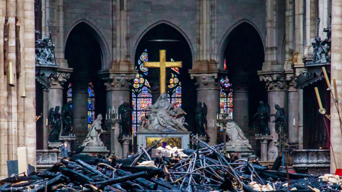 Kincset találtak a Notre-Dame romjai között