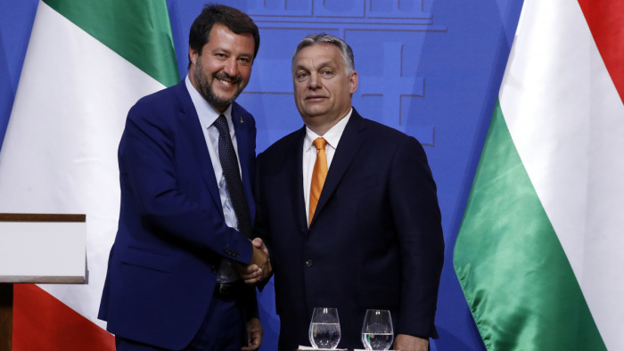 Orbán Viktor SMS-t küldött Matteo Salvininek