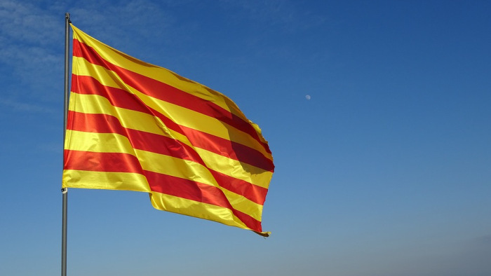 Katalán függetlenség - nagyon szoros eredmény született