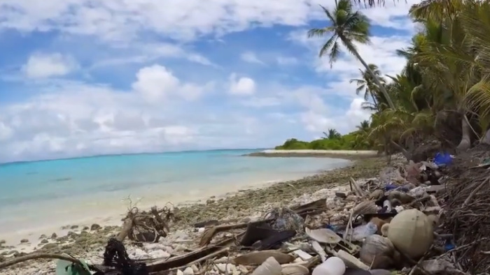 Őrjítő mennyiségű szemét kötött ki az Indiai-óceán egyik szigetcsoportjánál - videó