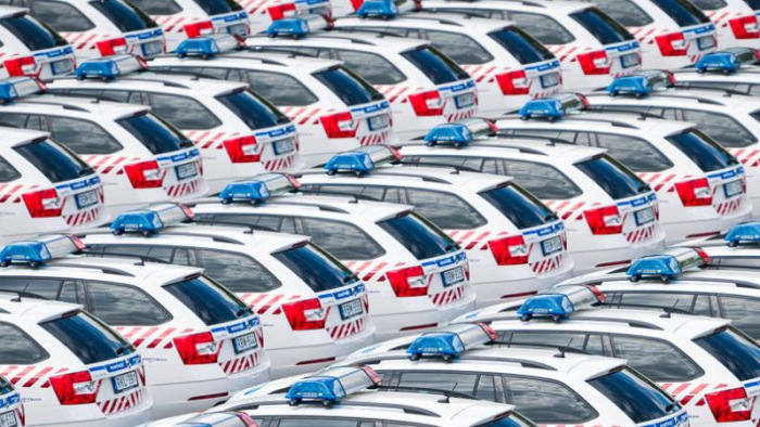Ötszáz új autó került a magyar rendőrökhöz - fotók
