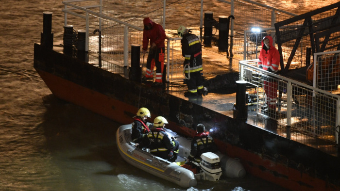 Hableány-baleset: szívszorító pillanatokról számoltak be a vízbe esetteket mentő hajósok