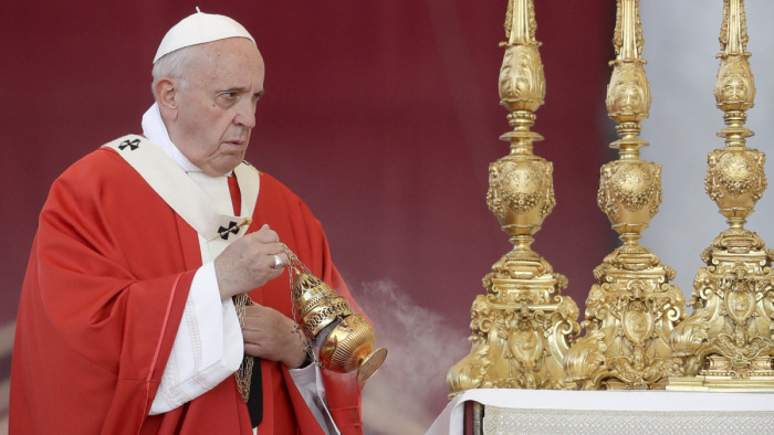 Ferenc pápa: meg kell nyitnunk a szívünket is