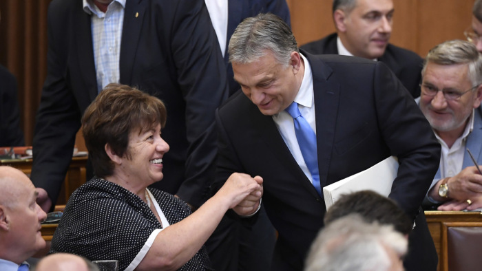 Megtalálták Orbán Viktort a parlamentben Hableány-ügyben is
