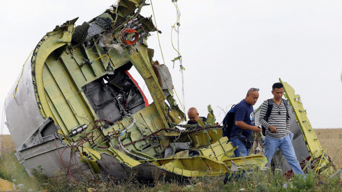 Új részletek a maláj repülőgép katasztrófájáról