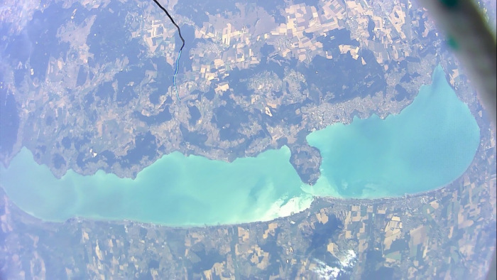 Az Űrbatyu lefényképezte a Balatont 26 532 méteres magasságból