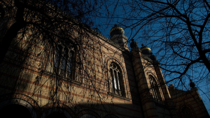 Bezárnak a budapesti zsinagógák