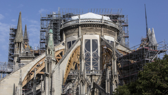 Leállították a Notre-Dame felújítási munkálatait