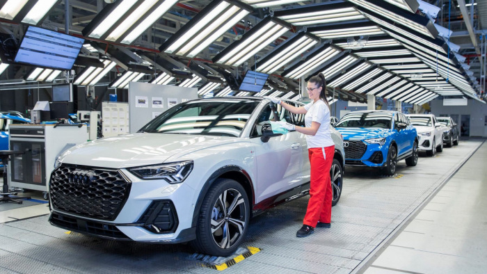 Kigördült az első új típusú Audi Győrben