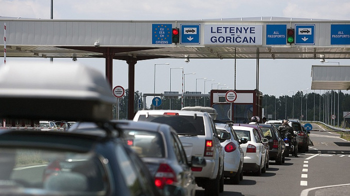 Nagy a torlódás a magyar-horvát határon