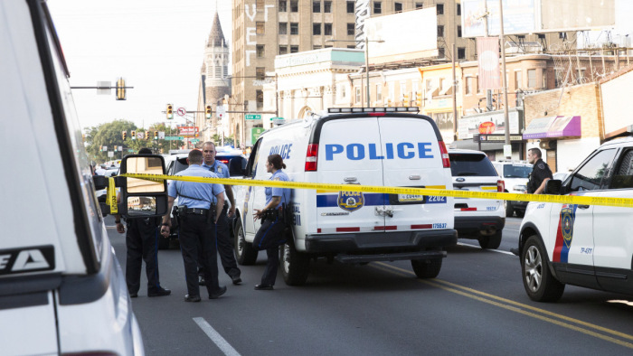 Zavargás Philadelphiában, miután a rendőrök lelőttek egy fekete férfit
