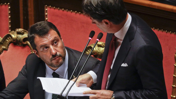 Megváltoztatják Salvini bevándorlásellenes biztonsági csomagjait