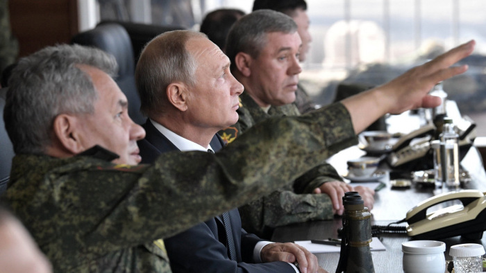 Az amerikaiakkal és a britekkel is tárgyaltak az oroszok az ukrán piszkos bombák ügyében