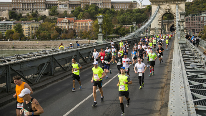 Tarolt a Vasas SC a budapesti maratonon