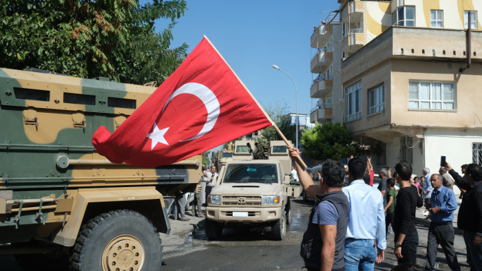 Törökország öt napra felfüggeszti a kurdok elleni szíriai offenzívát