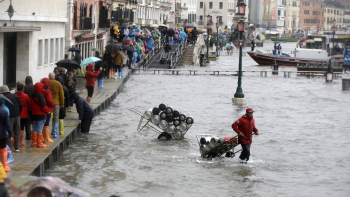 Katasztrófa sújtotta övezetté nyilvánították Velencét