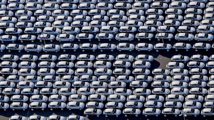 Hetekre leáll a legnagyobb autógyártó Európában