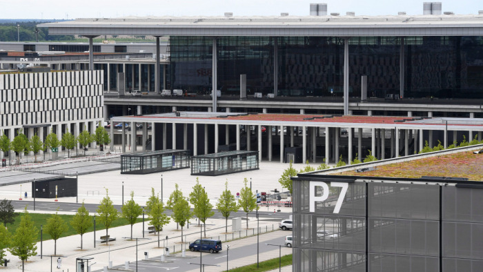 Komoly késéssel, 2020 őszén nyithat az új berlini repülőtér